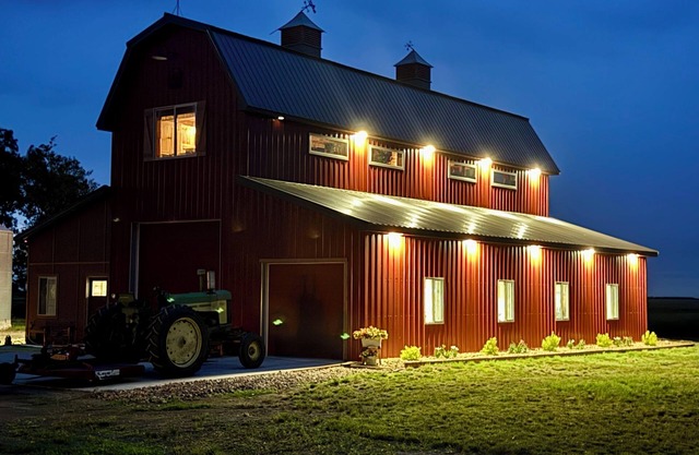 -AH Barn has very unique accommodations with great views in the SD prairie. .