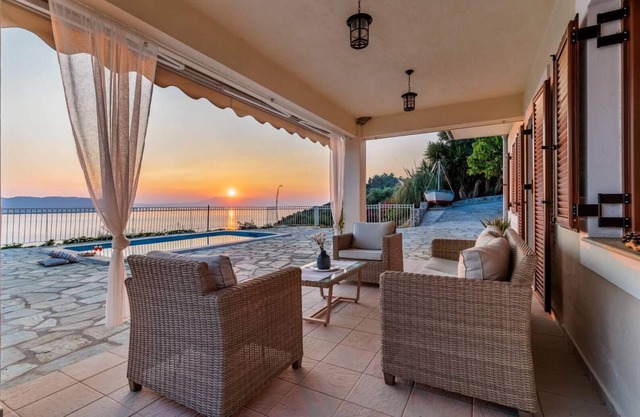 Aigaio pool Villa, gaze the sunset over the Aegean sea.