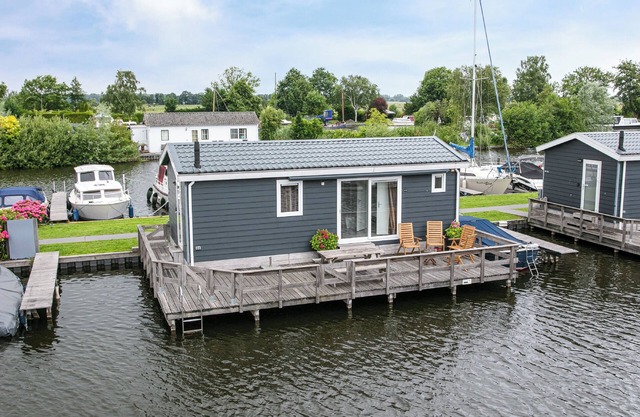 Air-conditioned chalet on the Loosdrecht lakes