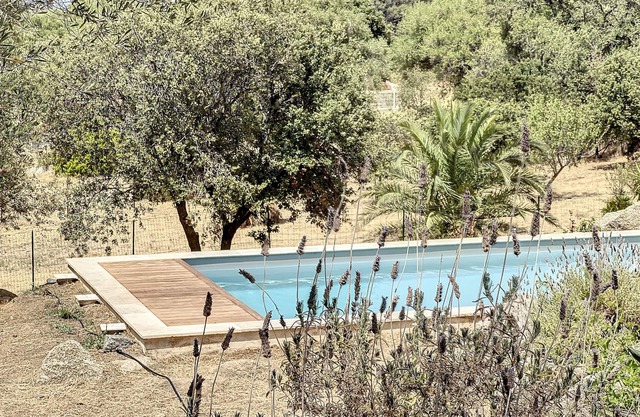 air-conditioned villa with pool, terraces and garden - near Ile Rousse and beach