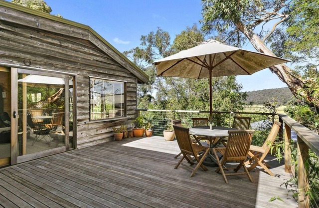 Airey's Treehouse - Surrounded By Native Gardens