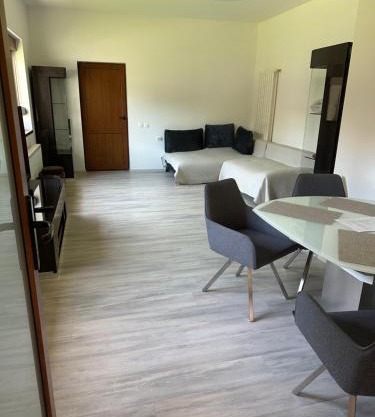 Airport Confort House