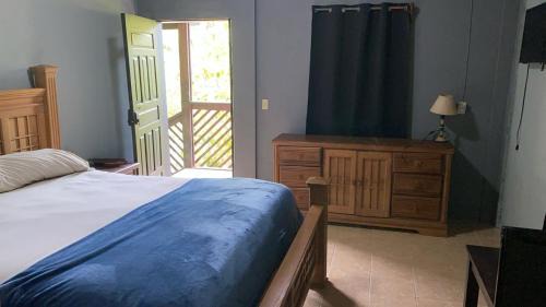 Airport Inn Roatan