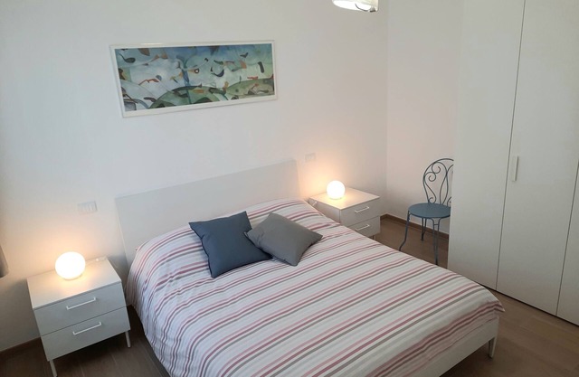 Al cit, new one-bedroom apartment central and quiet