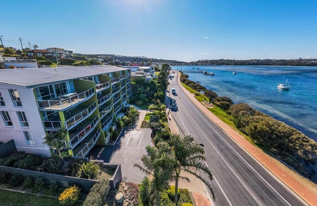 Albacore Apartments