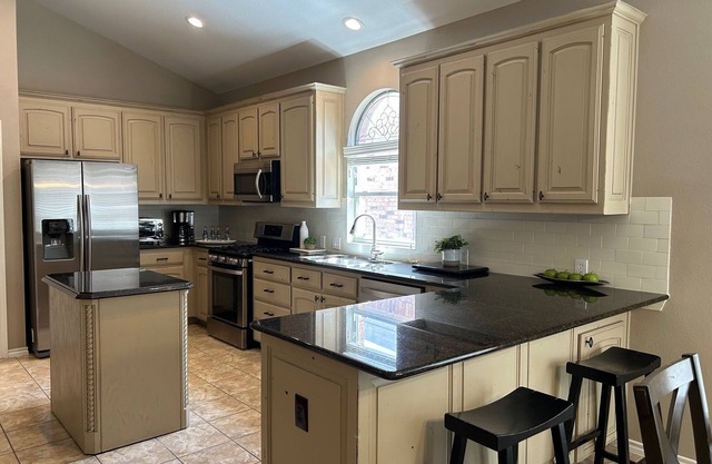 Alliance/North Fort Worth Recently Renovated + Community Pools/Park!