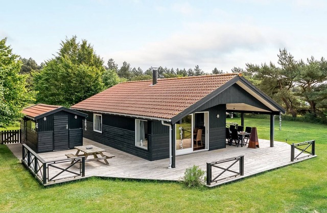 "Allie" - 150m from the sea by Interhome