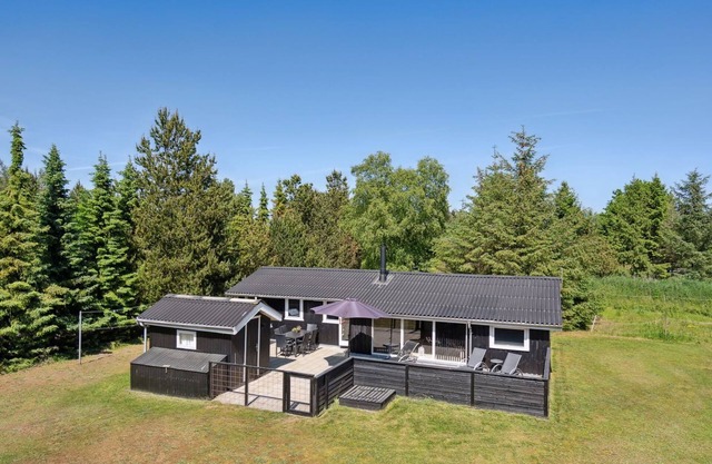 "Ally" - 250m from the sea by Interhome
