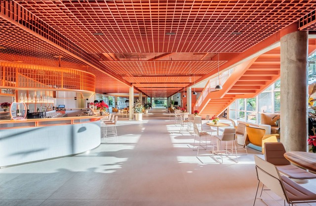 Almenat Embu das Artes, Tapestry Collection by Hilton