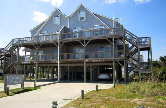 Almost Ocean Front, 2nd Row, Great Ocean Views, Easy Beach Access, Quiet Street
