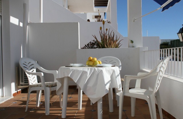 Almost on beach front, pool Marvellous sea views, ideal for families, quiet area