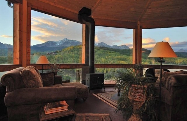 Alpenglow Ranch B&B, Telluride: 3 br/2 ba Panoramic Views/12 Acres/Pond