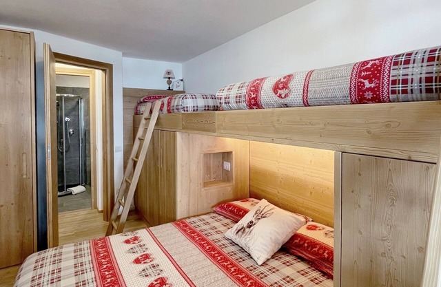 Alpine Apartment beautiful one-bedroom apartment with a view