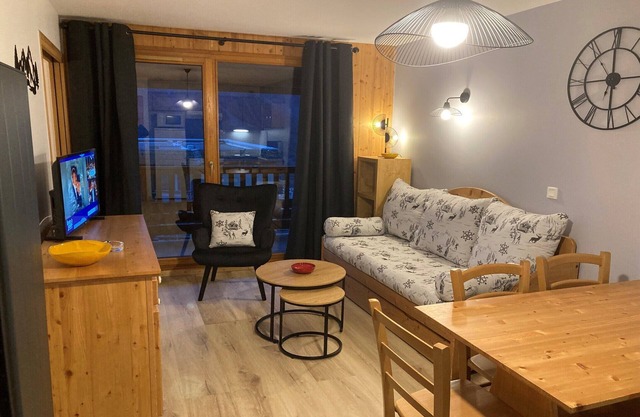 Alpine Apartment with Balcony