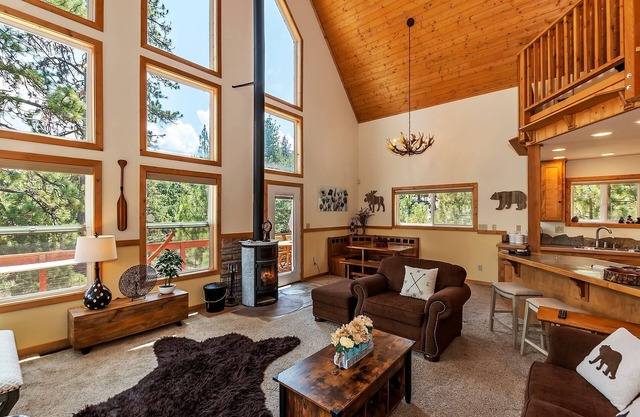 Alpine Bay Chalet by Destination Big Bear : Beautiful Boulder Bay Setting & Lake Views! Game Room! Hot Tub!