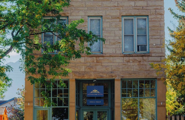 Alpine Oasis – Your Perfect La Veta Getaway -In the heart of downtown La Veta