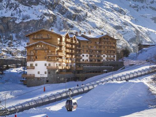 Alpine Stay w Spa Views