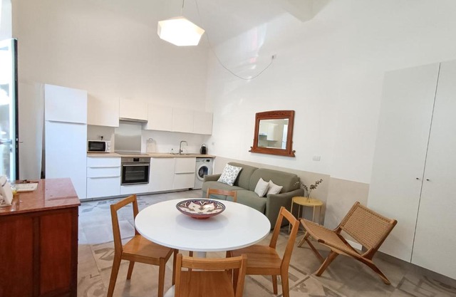 ALTIDO Superb Flat with patio and parking near the Beach