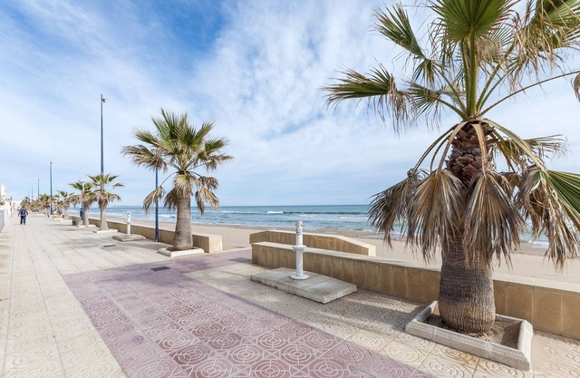 AMANECER (MARENYS) - Fantastic apartment with private terrace, views to the sea and the be