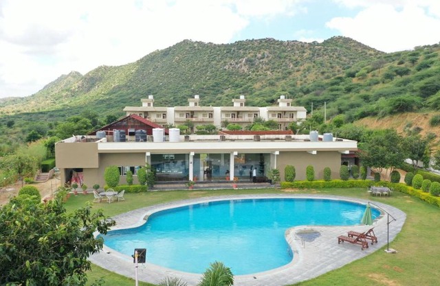 Amar Bagh Resort