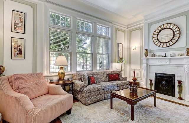 Amazing 1 Bed in Starland, Heated Pool Access