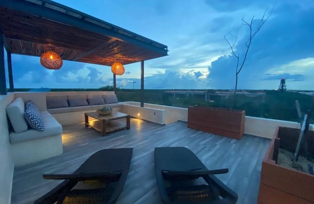 Amazing Combo for 20 people | Penthouse + Apts | 4 Levels