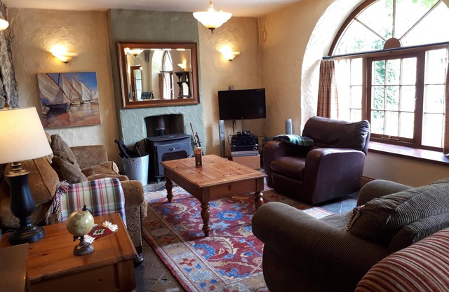 Amazing Courtyard - The Loft at The Priory Killarney Courtyard Cottages