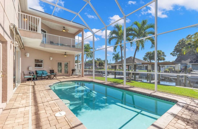 AMAZING GRAND CYPRESS ON LAKE TARPON 5 BED 3 BATH POOL HOME