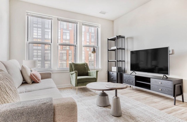 Amazing H Street 2BR w/W/D & Gym, walk to Union Station, by Blueground