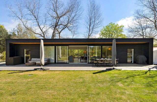 Amazing home in Aakirkeby with WiFi