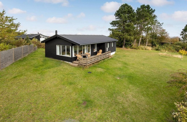 Amazing home in Allinge with WiFi