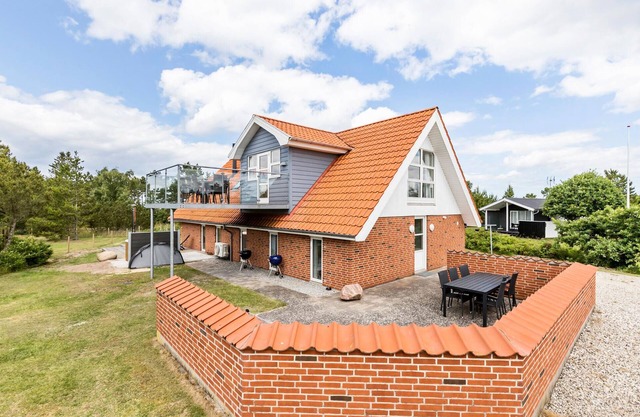 Amazing home in Glesborg with sauna