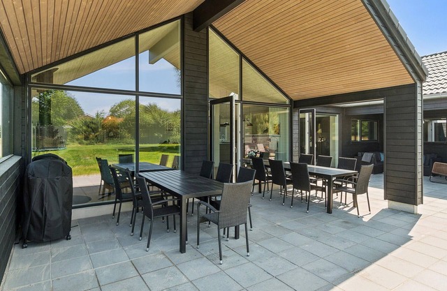 Amazing home in Højby with sauna