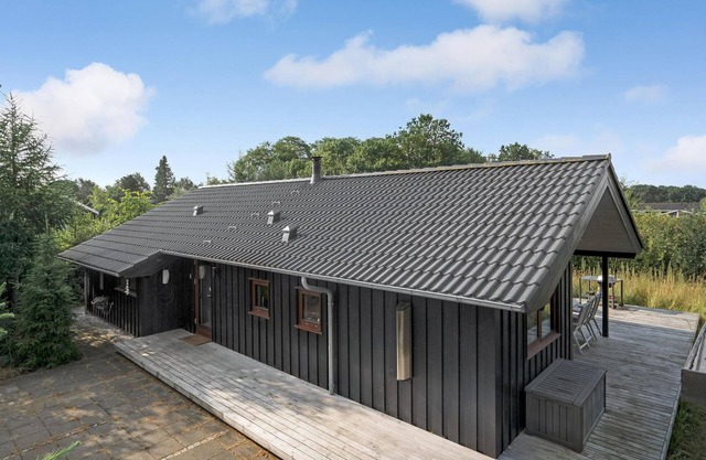 Amazing home in Hovborg with WiFi