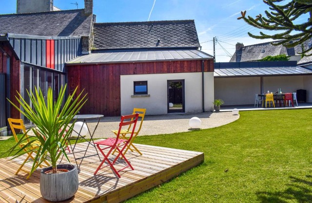Amazing Home In Le Vieux-Bourg