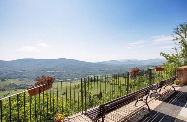 Amazing home in Mazzolla with WiFi