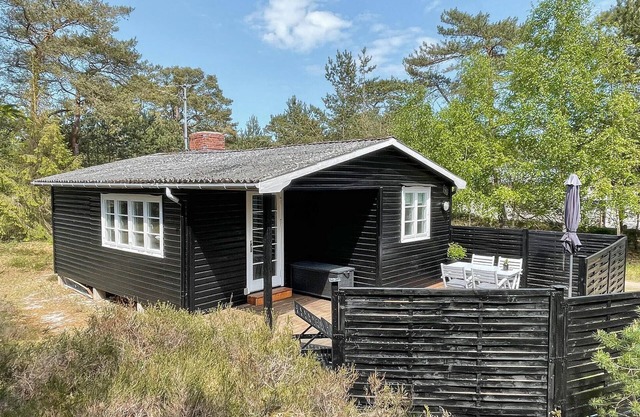 Amazing home in Nexø with WiFi