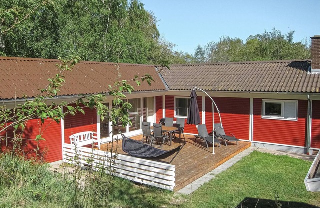 Amazing home in Nexø with WiFi