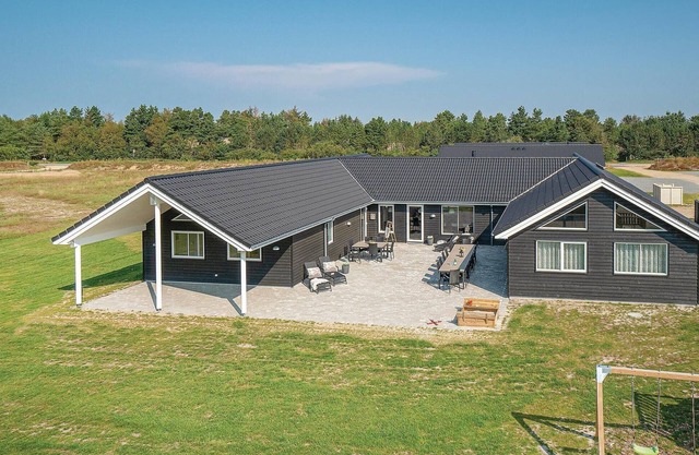 Amazing home in Nørre Nebel with WiFi