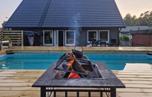 Amazing Home In Perstorp