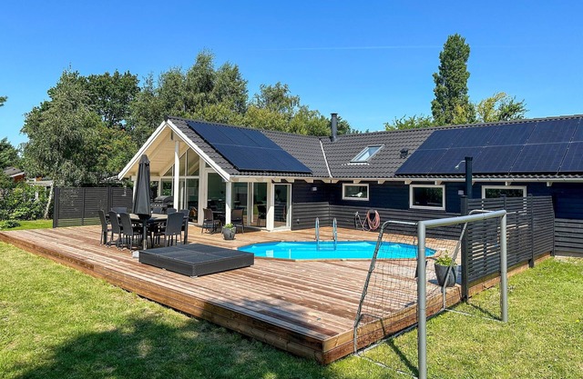 Amazing home in Rødby with sauna