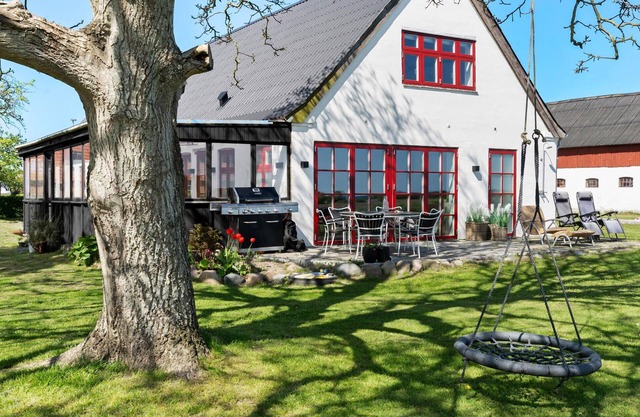 Amazing home in Samsø with WiFi
