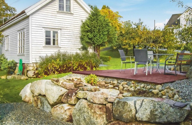 Amazing home in Skiftun with WiFi