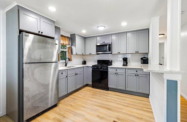 Amazing home in Surf City with 3 Bedrooms, Internet and WiFi