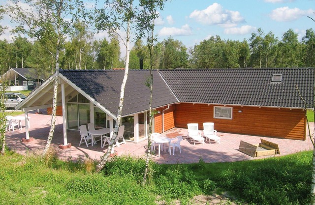 Amazing home in Væggerløse with sauna