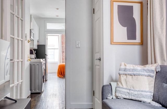 Amazing LES 1BR w/W/D, near parks, by Blueground