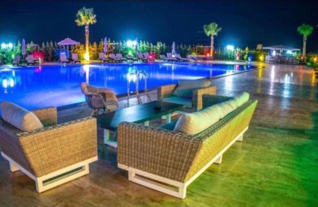 Amazing Luxurious 2 Bed Apartment In A 5 Star Residence