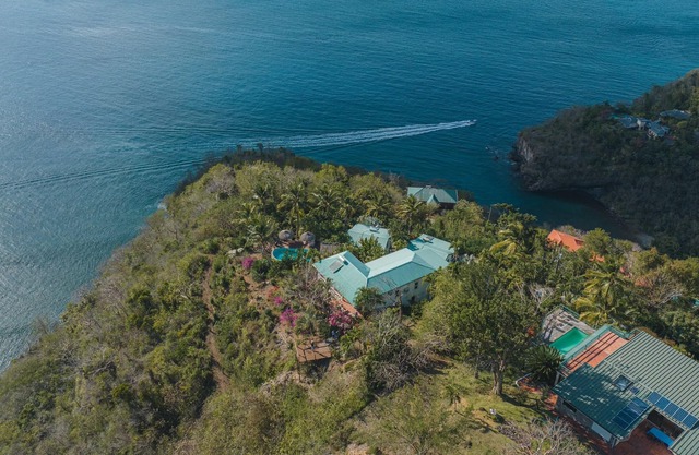 Amazing mountain top home with pool