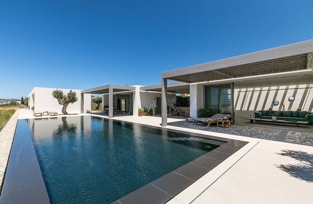 Amazing Paros Villa | Villa Rose | 4 Bedrooms | Large Private Pool | Stunning.