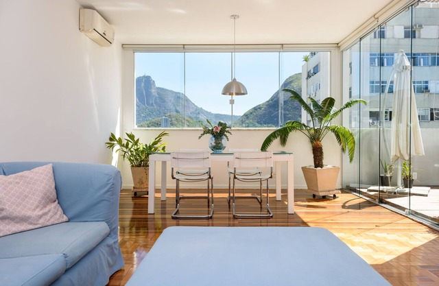 Amazing penthouse with a stunning view in Ipanema